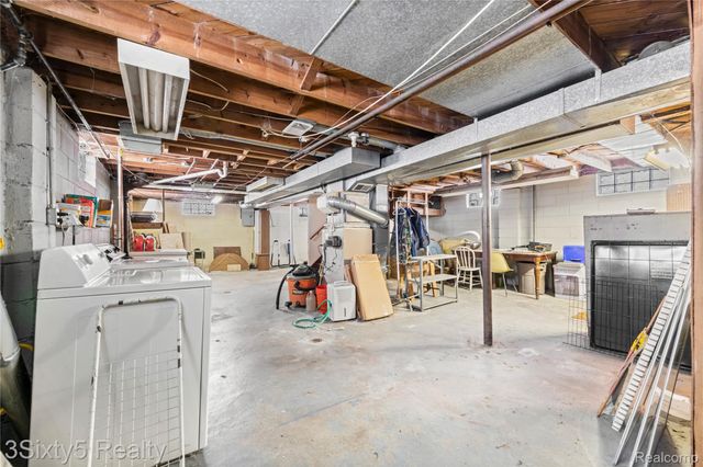 24844 Notre Dame Street, Dearborn, MI 48124