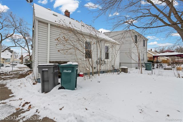 24844 Notre Dame Street, Dearborn, MI 48124