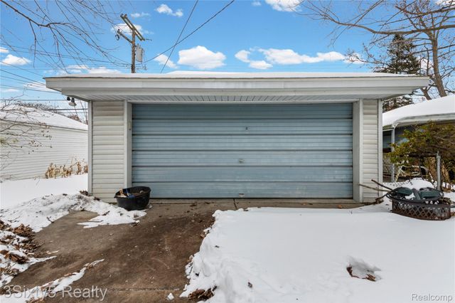 24844 Notre Dame Street, Dearborn, MI 48124