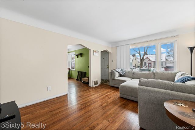 24844 Notre Dame Street, Dearborn, MI 48124