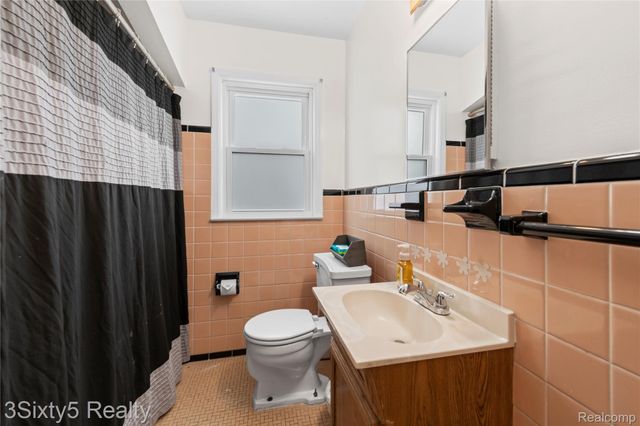 24844 Notre Dame Street, Dearborn, MI 48124