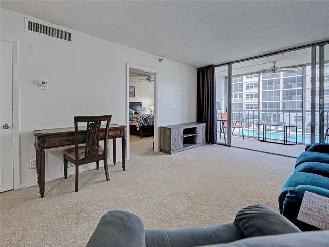 244 SAINT AUGUSTINE AVENUE 204, Venice, FL 34285