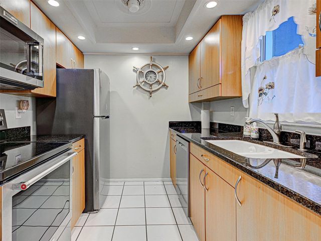 244 SAINT AUGUSTINE AVENUE 204, Venice, FL 34285