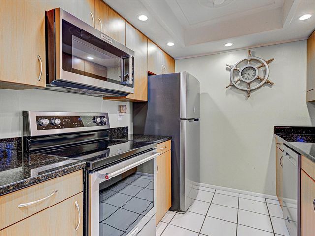 244 SAINT AUGUSTINE AVENUE 204, Venice, FL 34285