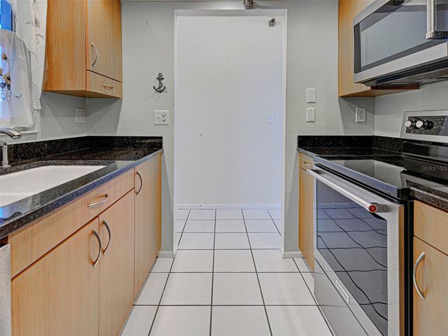 244 SAINT AUGUSTINE AVENUE 204, Venice, FL 34285