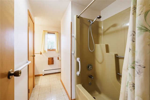 16475 Woodchuck Aly, Kendall, NY 14476