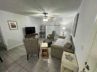 2011 N Highway 17 1600m, Mount Pleasant, SC 29466