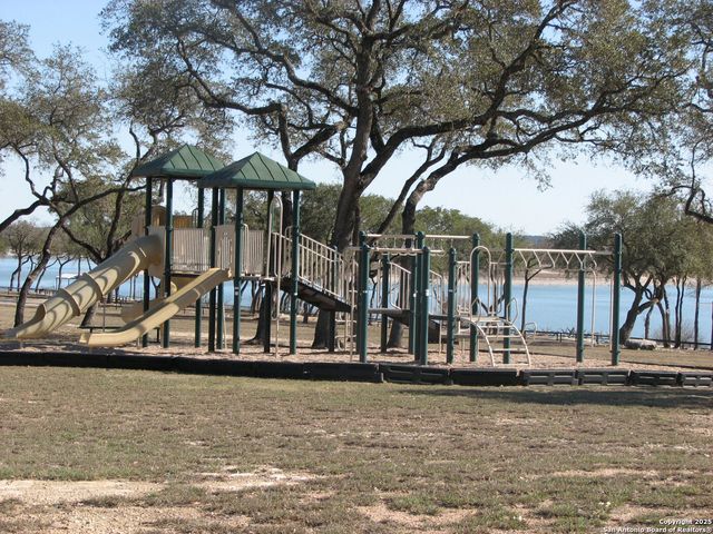 233 ROSINWEED DR, Spring Branch, TX 78070