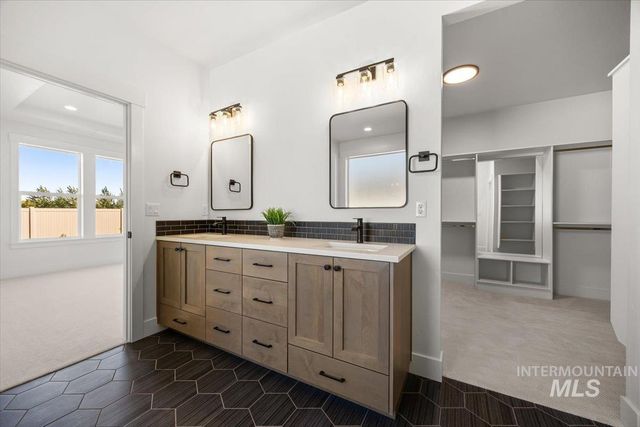 L16 B1 E Midberry Ct, Nampa, ID 83687