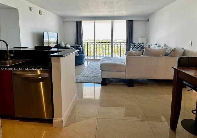 3232 SW 22nd Ter 1604, Miami, FL 33145