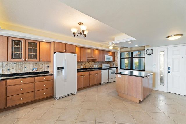 900 Ocean Drive 106, Juno Beach, FL 33408