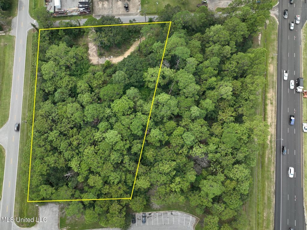 3200 Townsend Road, Gautier, MS 39553
