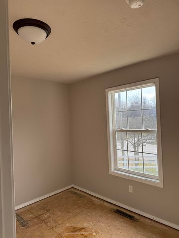 105 W Twin Oak Drive, Nixa, MO 65714