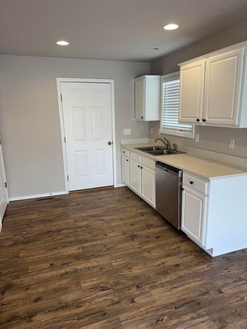 105 W Twin Oak Drive, Nixa, MO 65714