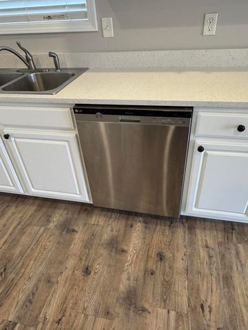 105 W Twin Oak Drive, Nixa, MO 65714