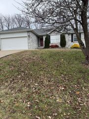 105 W Twin Oak Drive, Nixa, MO 65714