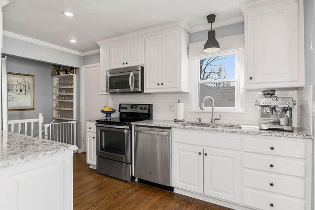 3010 W 72nd Terrace, Prairie Village, KS 66208