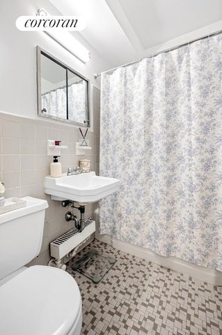 347 E 53rd St Apt 1C, New York City, NY 10022