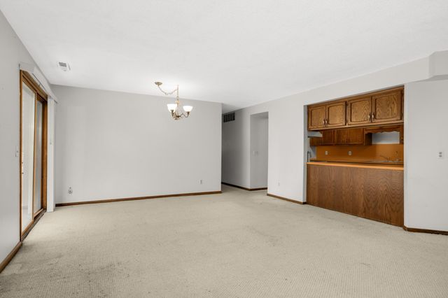 4185 Hilltop Point, Eagan, MN 55123