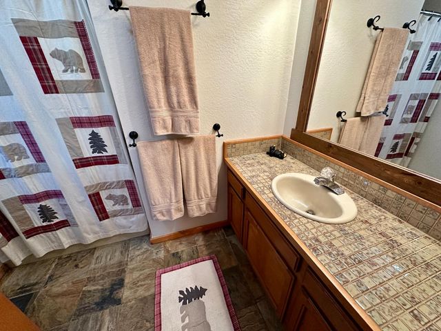 2893 Zuni Dr, Arnold, CA 95223