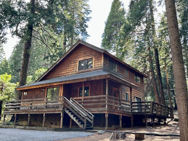 2893 Zuni Dr, Arnold, CA 95223