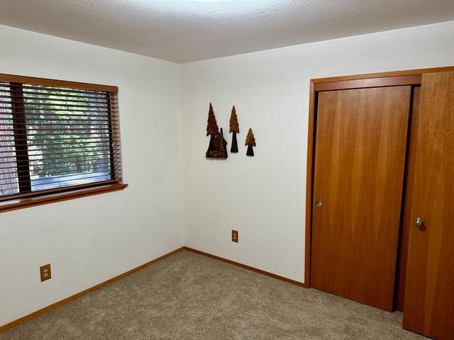 2893 Zuni Dr, Arnold, CA 95223