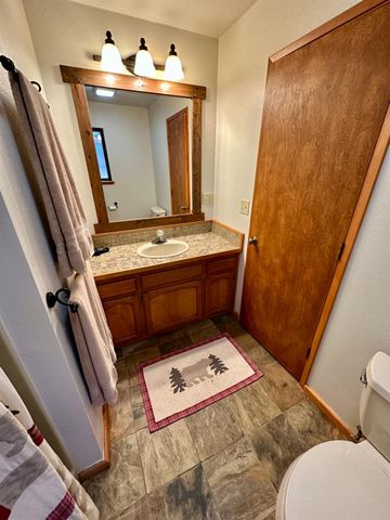 2893 Zuni Dr, Arnold, CA 95223