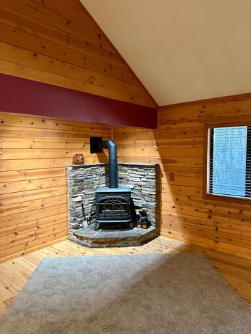 2893 Zuni Dr, Arnold, CA 95223