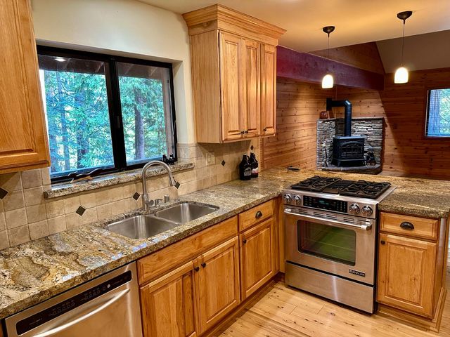 2893 Zuni Dr, Arnold, CA 95223