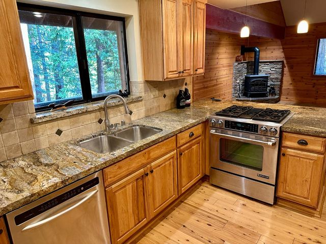 2893 Zuni Dr, Arnold, CA 95223