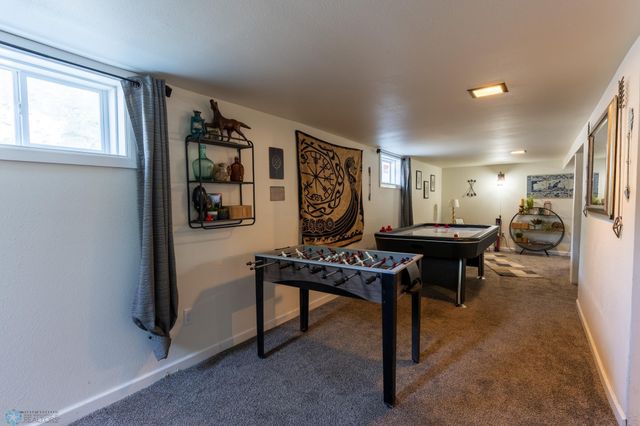 1301 10th Street S, Fargo, ND 58103