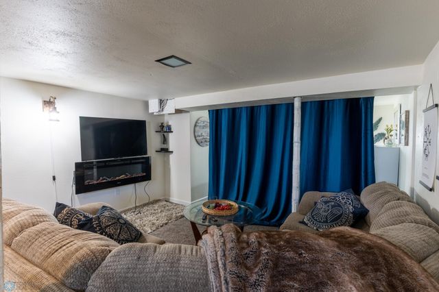 1301 10th Street S, Fargo, ND 58103