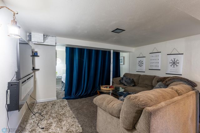 1301 10th Street S, Fargo, ND 58103