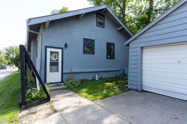 1301 10th Street S, Fargo, ND 58103