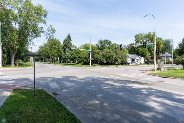 1301 10th Street S, Fargo, ND 58103