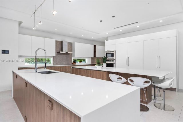 310 SE 11th Ave, Fort Lauderdale, FL 33301