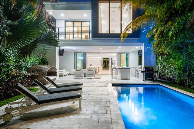 310 SE 11th Ave, Fort Lauderdale, FL 33301