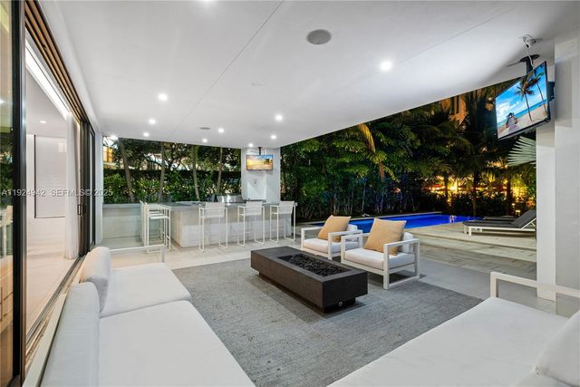 310 SE 11th Ave, Fort Lauderdale, FL 33301