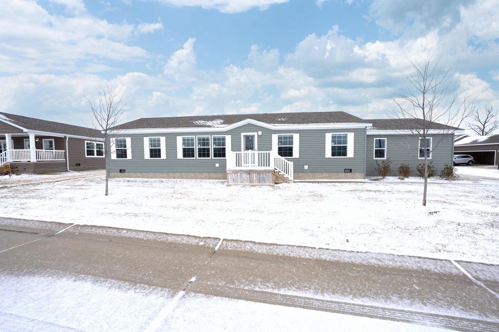 2780 Naples Court, Lapeer, MI 48446