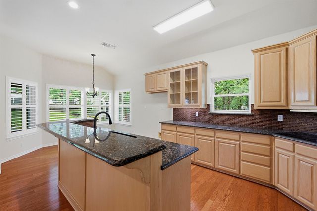 106 Santee Drive, Lake Kiowa, TX 76240