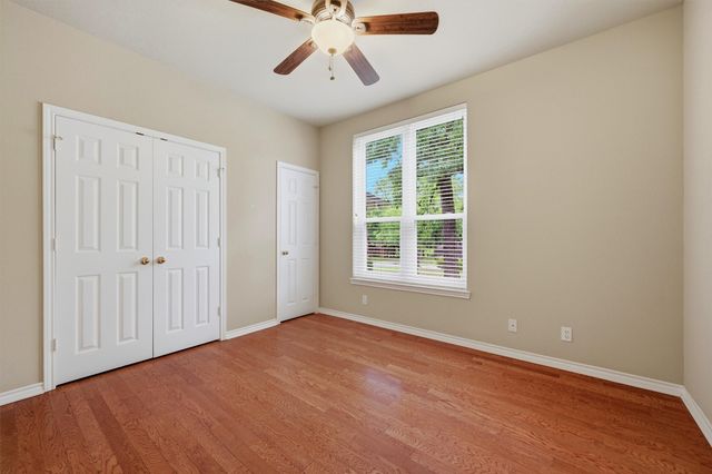 106 Santee Drive, Lake Kiowa, TX 76240