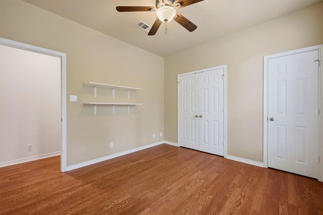 106 Santee Drive, Lake Kiowa, TX 76240