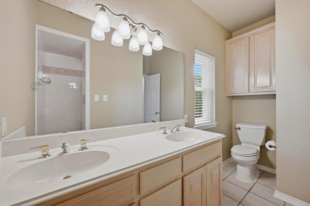 106 Santee Drive, Lake Kiowa, TX 76240
