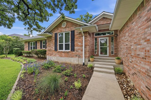 106 Santee Drive, Lake Kiowa, TX 76240