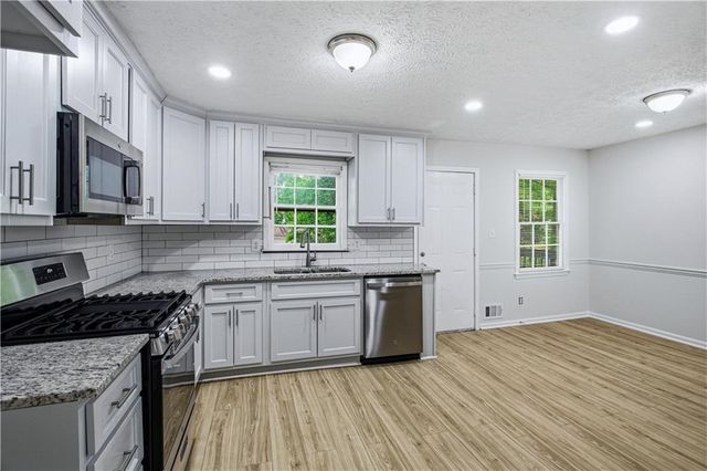 1600 Sugar Plum Drive SW, Conyers, GA 30094