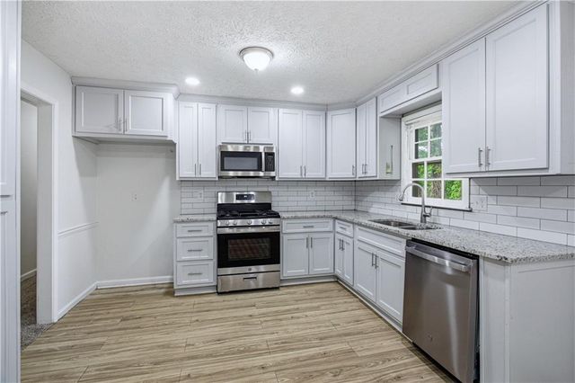 1600 Sugar Plum Drive SW, Conyers, GA 30094