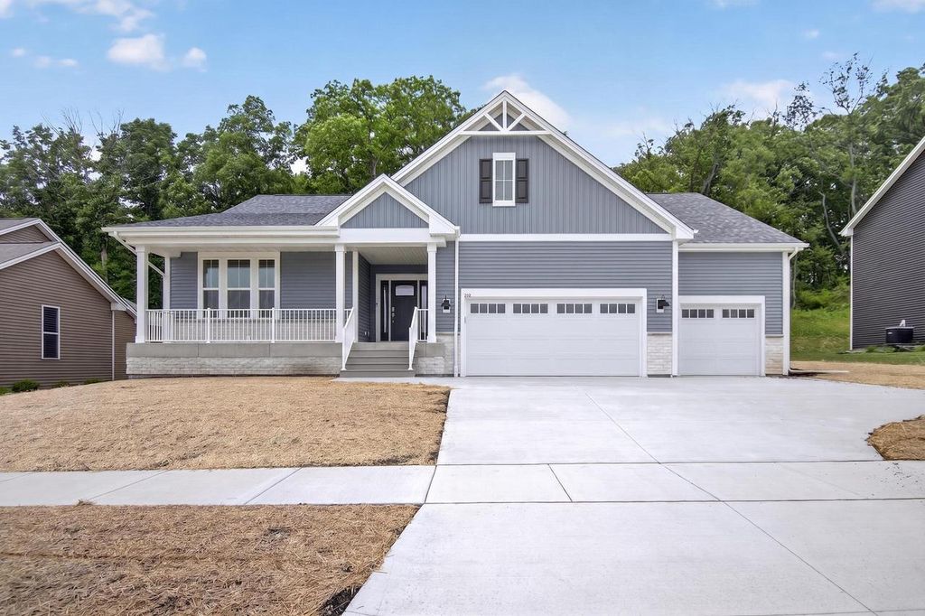 528 Kiddle LANE, Union Grove, WI 53182