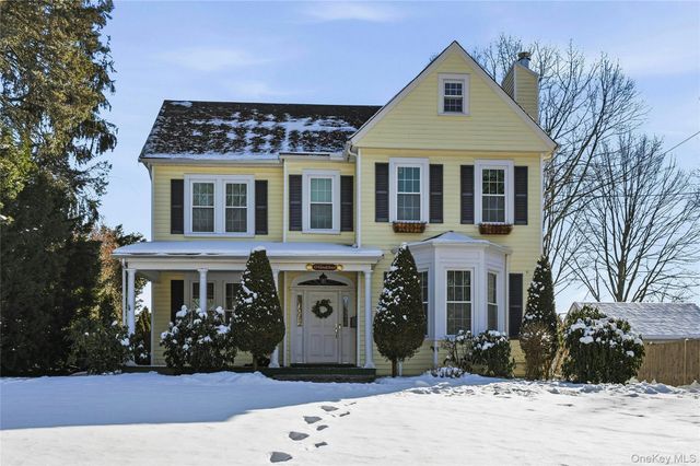 13 Walnut Street, Glen Head, NY 11545