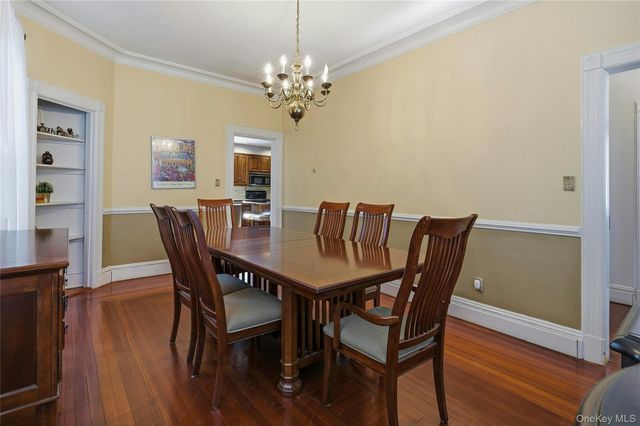 13 Walnut Street, Glen Head, NY 11545