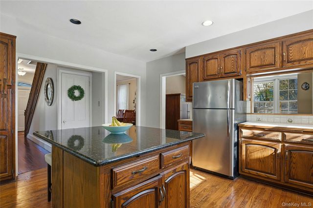 13 Walnut Street, Glen Head, NY 11545